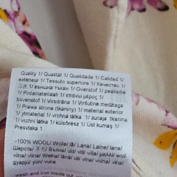 ESCADA | 100% Wool Sweater Floral Purple Cream Sz XL - Picture 6 of 6